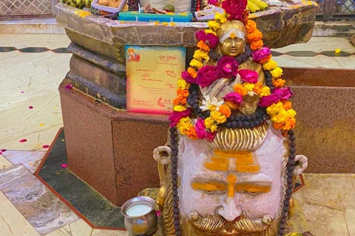 Chintaharan Mahadev Temple Mahavan