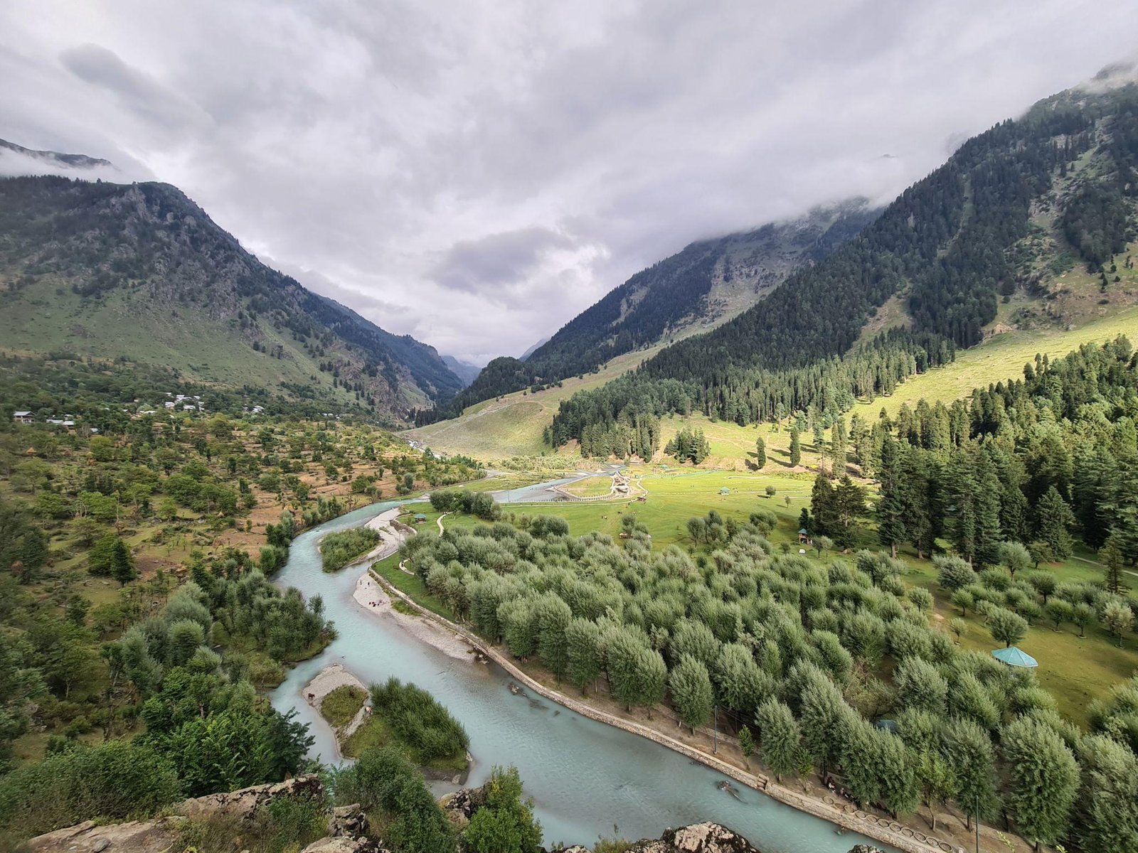 Pahalgam Kashmir valley along the Lidder